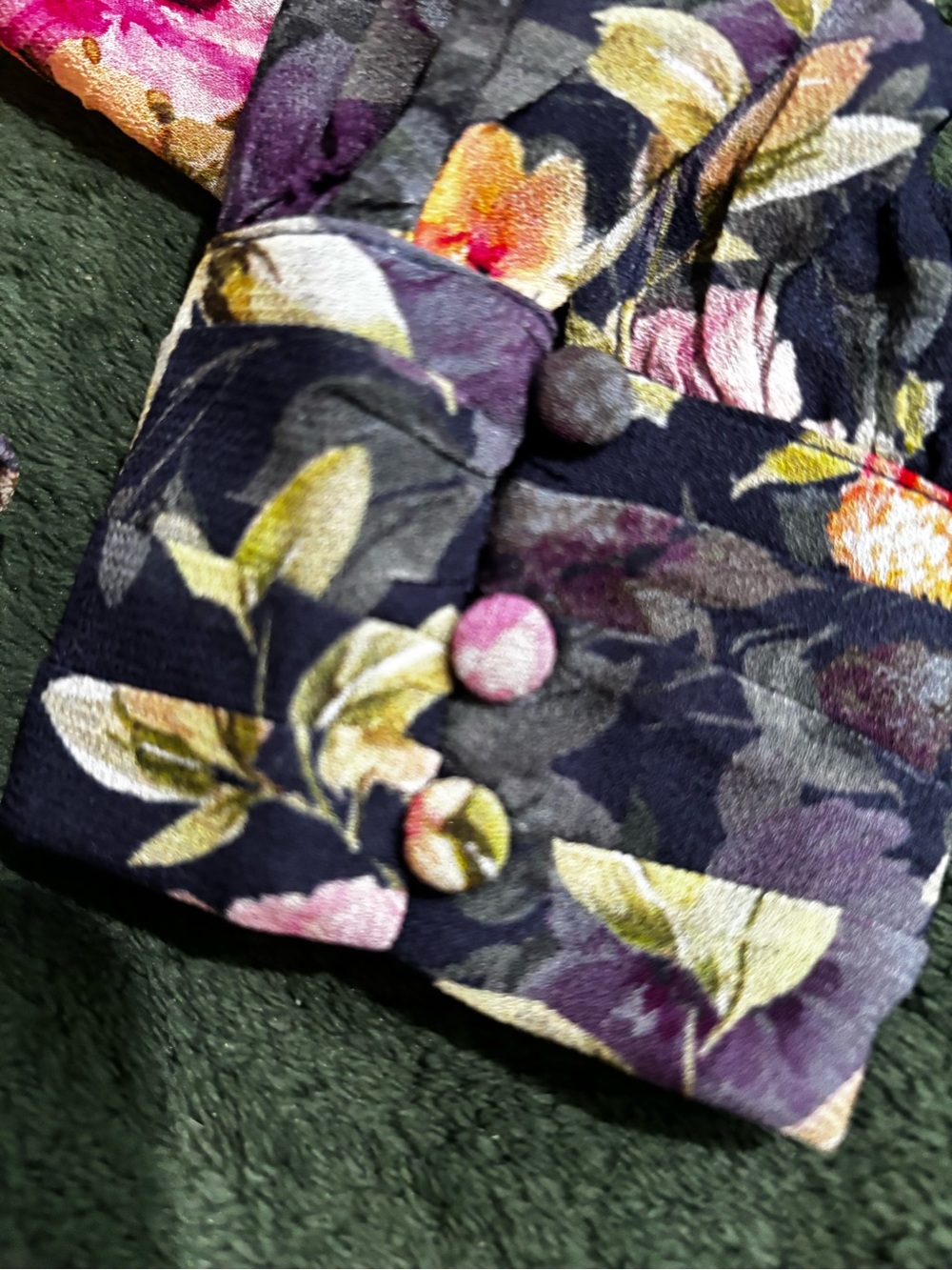 NWT Large Yumi Kim Evan Top - color is New day Slate Floral romantic - Picture 5 of 5